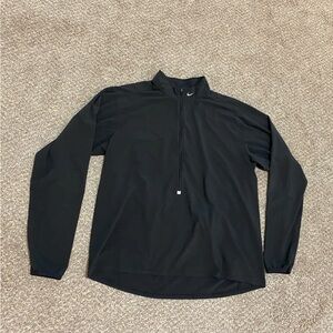 Nike Dri Fit Mens Large Running Shirt Packable Built in Backpack Black 1/2 Zip